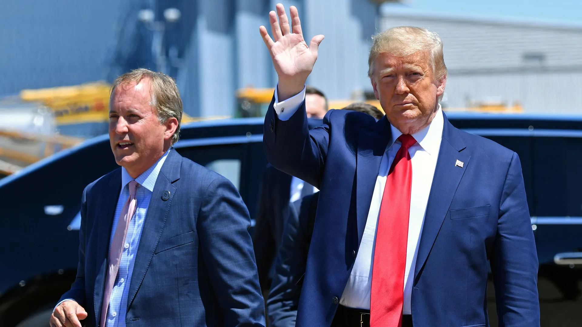 The Oval Office Thumb